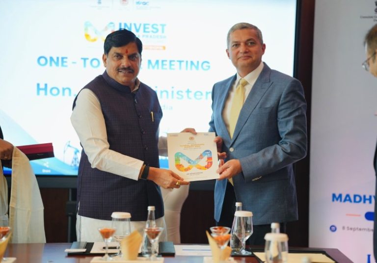 मध्य प्रदेश के सीएम डॉ. मोहन यादव ने दुबई प्रवास के दौरान डीपी वर्ल्ड के सीईओ रिजवान सूमार के साथ बैठक की