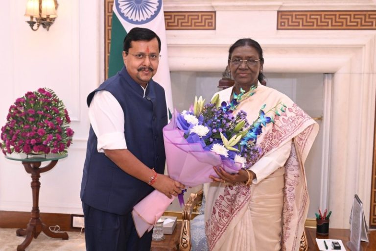भाजपा राष्ट्रीय अध्यक्ष नितिन नबीन ने राष्ट्रपति द्रौपदी मुर्मू से मुलाकात की