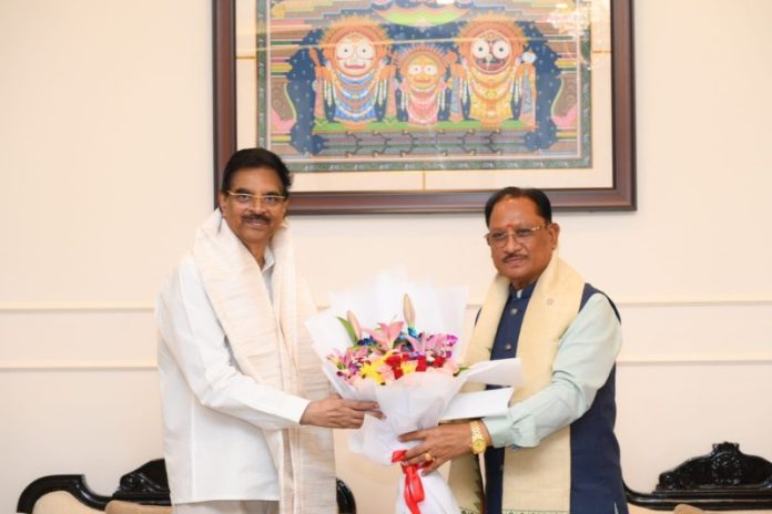 भुवनेश्वर : ओडिशा के राज्यपाल डॉ. हरि बाबू कंभमपति से लोक भवन में छत्तीसगढ़ के सीएम विष्णुदेव साय ने मुलाकात की भुवनेश्वर : ओडिशा के राज्यपाल डॉ. हरि बाबू कंभमपति से लोक भवन में छत्तीसगढ़ के सीएम विष्णुदेव साय ने मुलाकात की