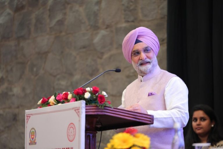 दिल्ली : उपराज्यपाल तरनजीत सिंह संधू ने ‘म्युनिसिपल सॉलिड वेस्ट मैनेजमेंट’ कार्यशाला के उद्घाटन सत्र को संबोधित किया