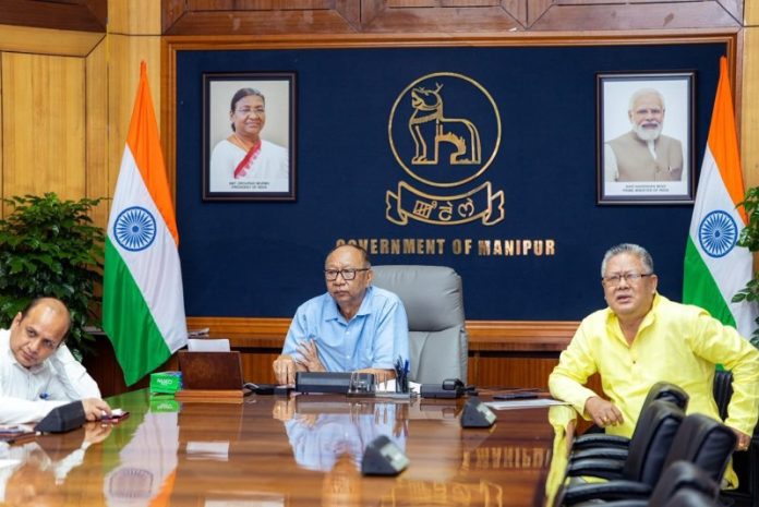 मणिपुर : सीएम युमनाम खेमचंद सिंह ने सचिवालय में नेशनल हाईवे पर जल-जमाव से जुड़ी समस्याओं पर चर्चा करने के लिए बैठक की