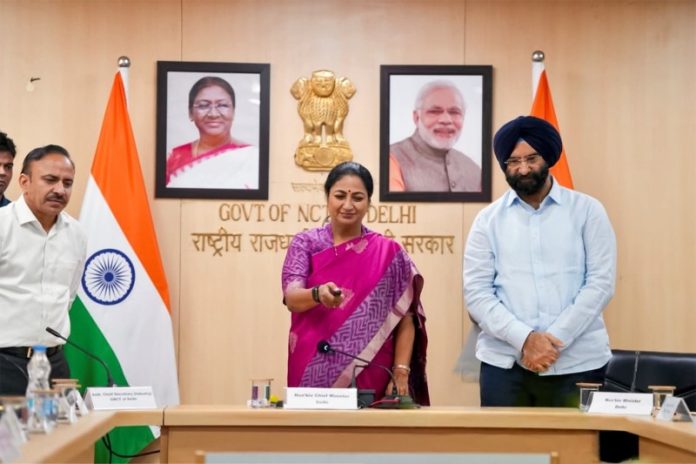 दिल्ली : सीएम रेखा गुप्ता ने सेवा संकल्प अभियान के तहत ‘दिल्ली उद्योग मित्र पोर्टल’ का शुभारंभ किया