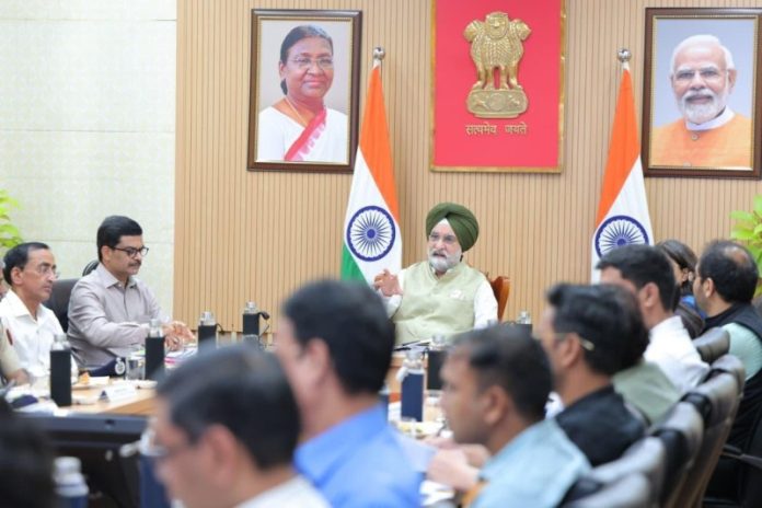 दिल्ली : उपराज्यपाल तरनजीत सिंह संधू ने यूटीटीआईपीईसी की 70वीं गवर्निंग बॉडी मीटिंग की अध्यक्षता की