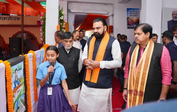 बिहार : सीएम चौधरी राजकीय मध्य विद्यालय, रामजीचक, बाटागंज, दानापुर में आयोजित अभिभावक-शिक्षक संगोष्ठी 2026 में हुए शामिल