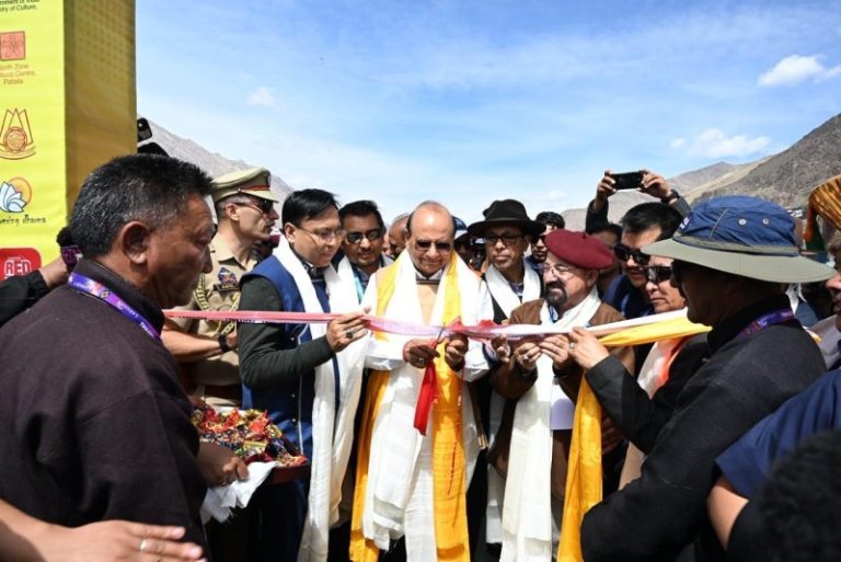 लद्दाख : उपराज्यपाल वीके सक्सेना ने 11वें लद्दाख ज़ांस्कर फेस्टिवल 2026 का उद्घाटन किया