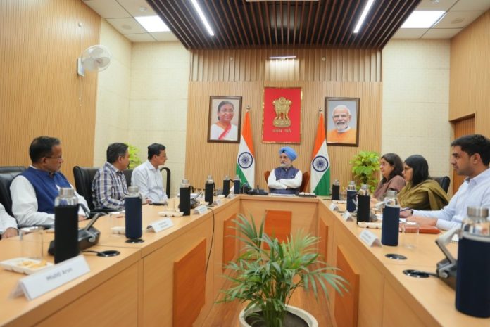 उपराज्यपाल संधू ने दिल्ली में विकेंद्रीकृत ठोस कचरा प्रबंधन और जीरो-वेस्ट इलाके बनाने पर चर्चा करने के लिए चुनिंदा विशेषज्ञों के साथ बैठक की