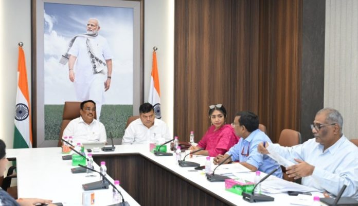 केंद्रीय जल शक्ति मंत्री सीआर पाटिल ने केंद्रीय भूजल प्राधिकरण की विभिन्न गतिविधियों एवं कार्यों की समीक्षा की