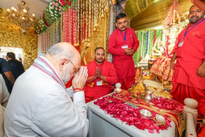 पंजाब : केंद्रीय गृह मंत्री अमित शाह ने जालंधर स्थित श्री सिद्ध शक्तिपीठ मां त्रिपुरमालिनी धाम में दर्शन-पूजन किया