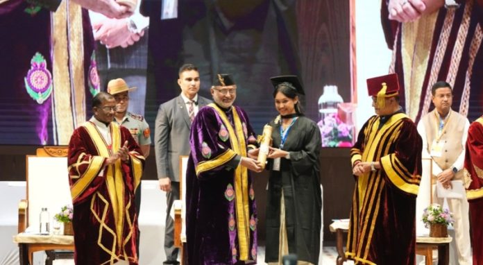 उपराष्ट्रपति सीपी राधाकृष्णन ने गुवाहाटी में श्रीमंत शंकरदेव स्वास्थ्य विज्ञान विश्वविद्यालय (एसएसयूएचएस) के दीक्षांत समारोह में हिस्सा लिया