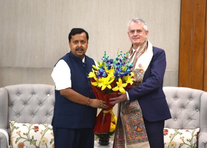 भाजपा राष्ट्रीय अध्यक्ष नितिन नबीन ने बीजेपी मुख्यालय में भारत में कनाडा के हाई कमिश्नर क्रिस्टोफर कूटर्स से मुलाकात की