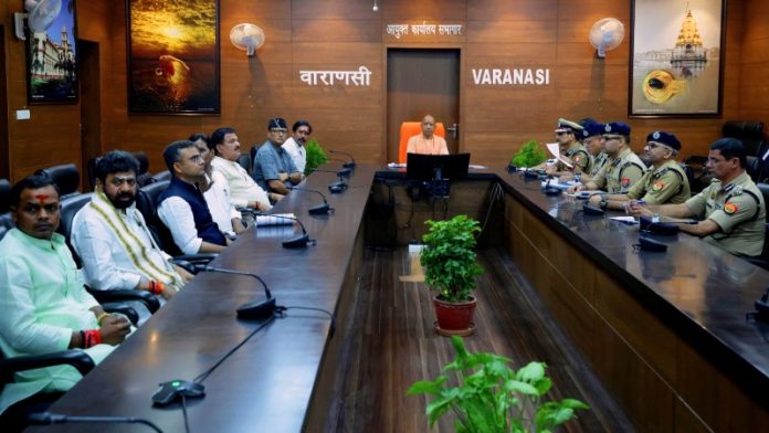 उप्र : सीएम योगी ने वाराणसी में वीडियो कॉन्फ्रेंसिंग के माध्यम से यूपीएसएसएससी द्वारा आयोजित होने वाली पीईटी-2026 की तैयारियों की समीक्षा की