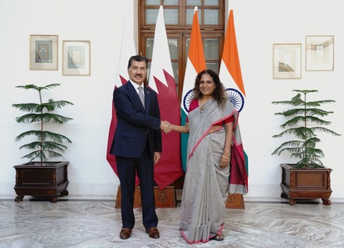 नई दिल्ली : विदेश मंत्रालय की सचिव (सीपीवी एंड ओआईए) ने कतर के विदेश मंत्रालय के महासचिव के साथ भारत-कतर के बीच छठे विदेश कार्यालय परामर्श की सह-अध्यक्षता की नई दिल्ली : विदेश मंत्रालय की सचिव (सीपीवी एंड ओआईए) ने कतर के विदेश मंत्रालय के महासचिव के साथ भारत-कतर के बीच छठे विदेश कार्यालय परामर्श की सह-अध्यक्षता की
