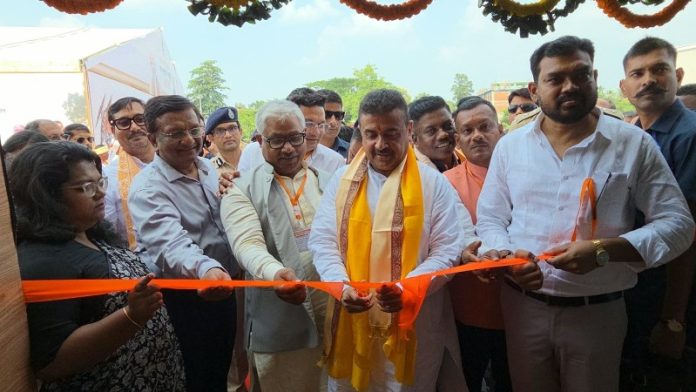 पश्चिम बंगाल : सीएम सुवेंदु अधिकारी ने बक्सा टाइगर रिजर्व में 'टाइगर री-इंट्रोडक्शन प्रोग्राम' लॉन्च किया पश्चिम बंगाल : सीएम सुवेंदु अधिकारी ने बक्सा टाइगर रिजर्व में 'टाइगर री-इंट्रोडक्शन प्रोग्राम' लॉन्च किया
