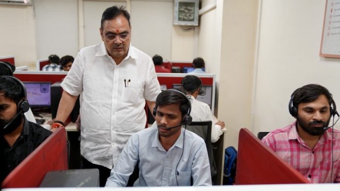 राजस्थान : सीएम भजनलाल शर्मा ने सचिवालय स्थित राजस्थान संपर्क हेल्पलाइन-181 केंद्र का औचक निरीक्षण किया