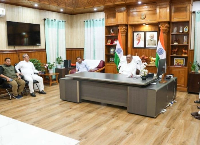 मणिपुर : सीएम युमनाम खेमचंद सिंह ने मुख्यमंत्री सचिवालय में एनडीए विधायकों की बैठक की अध्यक्षता की