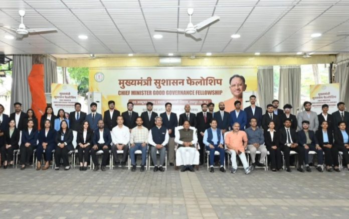 रायपुर : सीएम विष्णुदेव साय से मुख्यमंत्री सुशासन फेलोशिप के द्वितीय बैच के 36 युवा प्रतिभागियों ने मुलाकात की