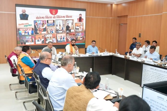 बिहार : सीएम चौधरी और केंद्रीय मंत्री गडकरी ने में बिहार में राष्ट्रीय राजमार्गों एवं एनएचएआई की विभिन्न परियोजनाओं की प्रगति की समीक्षा की