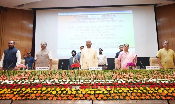 दिल्ली : सीएम रेखा गुप्ता ने दीनदयाल रिसर्च इंस्टीट्यूट द्वारा आयोजित 13वें नानाजी मेमोरियल लेक्चर में हिस्सा लिया