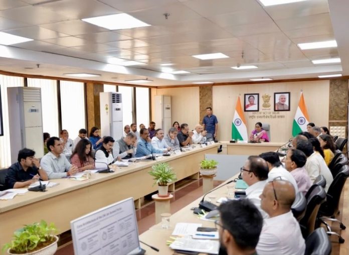 सीएम रेखा गुप्ता ने दिल्ली सचिवालय में विभागों के प्रमुखों के साथ बैठक की, दिवाली से पहले राजधानी को साफ-सुथरा रखने के लिए स्पष्ट दिए निर्देश
