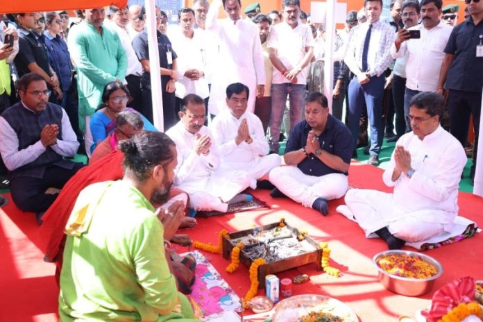 त्रिपुरा : सीएम साहा अगरतला अंडरग्राउंड केबलिंग प्रोजेक्ट के लिए बारडोवाली एच.एस. स्कूल ग्राउंड में आयोजित भूमि पूजन समारोह में हुए शामिल