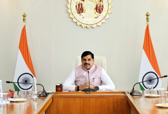 भोपाल : सीएम यादव वीडियो कॉन्फ्रेंसिंग के माध्यम से उज्जैन के शासकीय धन्वंतरि आयुर्वेद चिकित्सा महाविद्यालय में आयोजित कार्यक्रम में हुए शामिल