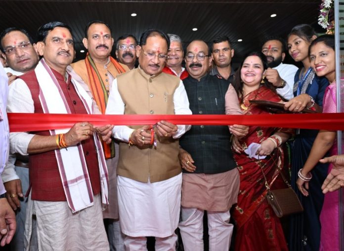छत्तीसगढ़ : सीएम विष्णुदेव साय ने रायपुर के देवपुरी में 125 बिस्तरीय अत्याधुनिक सुपर स्पेशलिटी प्रथमेश हॉस्पिटल का शुभारंभ किया