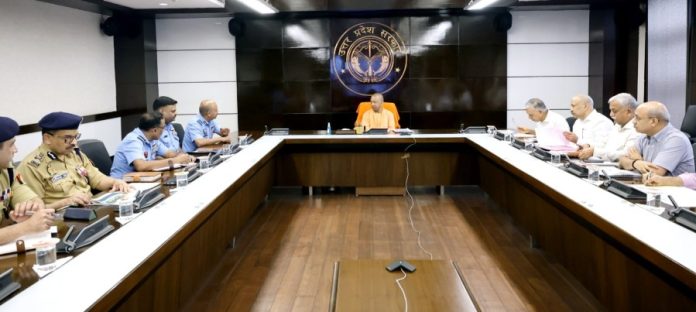 उप्र : सीएम योगी ने वाराणसी के नमो घाट पर प्रस्तावित भव्य एयर शो की तैयारियों को लेकर लखनऊ में उच्चस्तरीय समीक्षा बैठक की