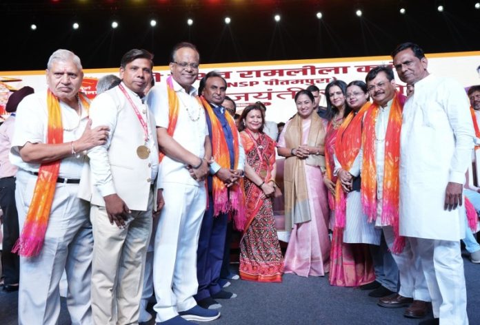 दिल्ली : सीएम रेखा गुप्ता ने पीतमपुरा में श्री केशव रामलीला कमिटी ट्रस्ट द्वारा आयोजित महाराजा अग्रसेन जयंती समारोह में भाग लिया
