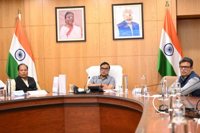 असम : सीएम डॉ. हिमंत बिस्वा सरमा ने राज्य भर में बाहरी मदद से चल रही परियोजनाओं की प्रगति की समीक्षा के लिए बैठक की