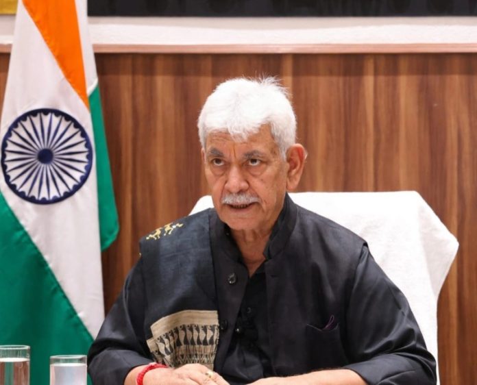 जम्मू-कश्मीर : उपराज्यपाल मनोज सिन्हा ने जम्मू-कश्मीर जीसीसी शिखर सम्मेलन 2026 के समापन सत्र को संबोधित किया
