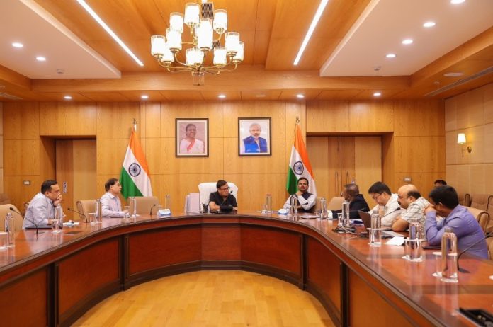 असम : सीएम डॉ. हिमंत बिस्वा सरमा ने लोक सेवा भवन में एक समीक्षा बैठक की
