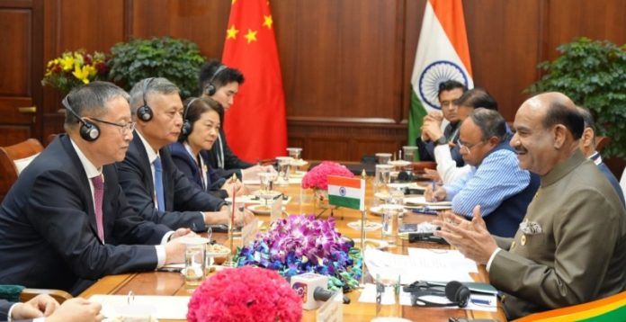 नई दिल्ली : लोकसभा अध्यक्ष ओम बिरला ने पीपुल्स रिपब्लिक ऑफ चाइना की नेशनल पीपुल्स कांग्रेस के उपाध्यक्ष से मुलाकात की