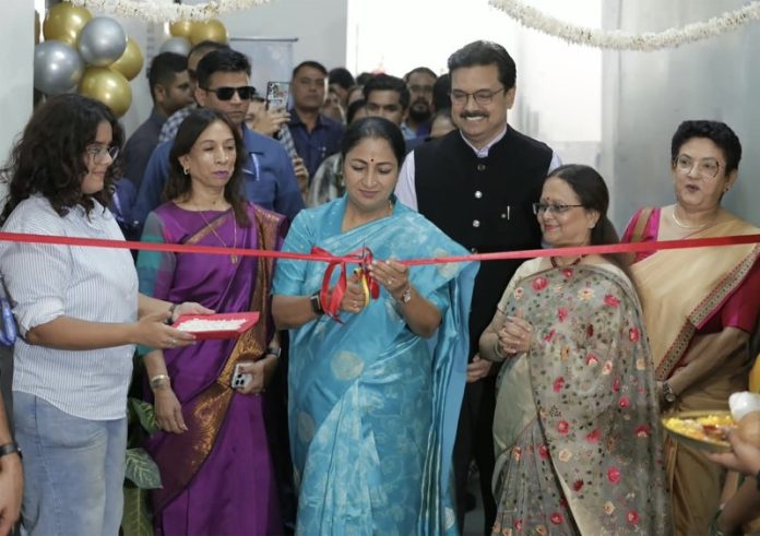 दिल्ली : सीएम रेखा गुप्ता ने दौलत राम कॉलेज में 'शताब्दी एकेडमिक ब्लॉक', नए कंप्यूटर सेंटर और स्किल डेवलपमेंट सेंटर का किया उद्घाटन