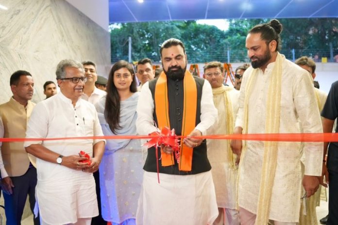 बिहार : सीएम सम्राट चौधरी ने पटना के पाटलिपुत्र औद्योगिक क्षेत्र में CtrlS डेटा सेंटर का उद्घाटन किया बिहार : सीएम सम्राट चौधरी ने पटना के पाटलिपुत्र औद्योगिक क्षेत्र में CtrlS डेटा सेंटर का उद्घाटन किया