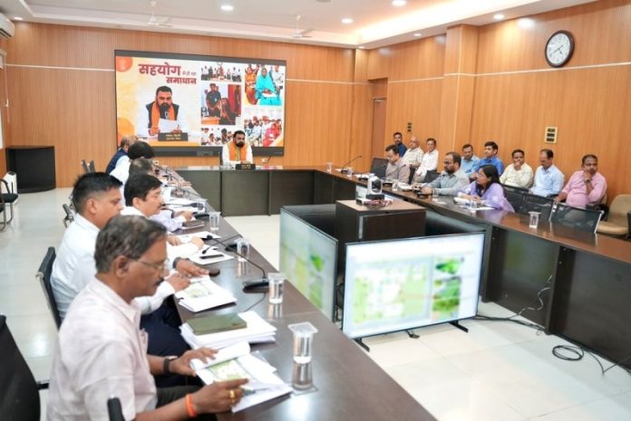 बिहार : सीएम सम्राट चौधरी ने लोक सेवक आवास स्थित 'संकल्प' सभागार में उच्च शिक्षा विभाग की समीक्षा बैठक की बिहार : सीएम सम्राट चौधरी ने लोक सेवक आवास स्थित 'संकल्प' सभागार में उच्च शिक्षा विभाग की समीक्षा बैठक की