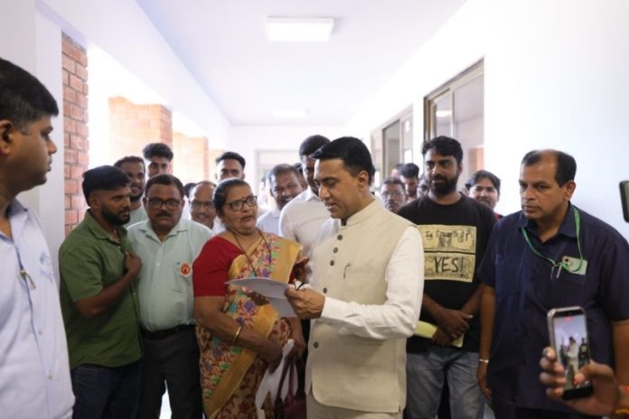 सीएम सावंत ने गोवा कॉलेज ऑफ फिजियोथेरेपी और आरजी हॉस्पिटल्स के सहयोग से आयोजित फ्री मेगा सुपर-स्पेशियलिटी हेल्थ कैंप' का किया उद्घाटन