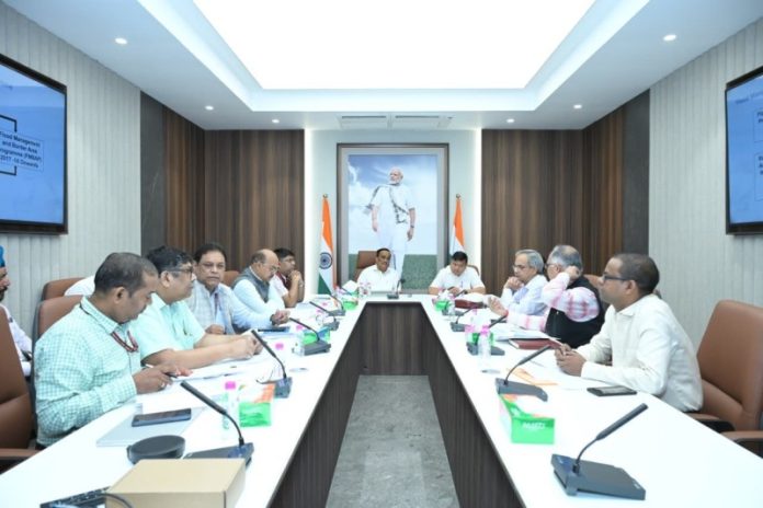 केंद्रीय मंत्री सीआर पाटिल ने जल शक्ति मंत्रालय की बाढ़ प्रबंधन एवं सीमावर्ती क्षेत्र कार्यक्रम की समीक्षा बैठक की केंद्रीय मंत्री सीआर पाटिल ने जल शक्ति मंत्रालय की बाढ़ प्रबंधन एवं सीमावर्ती क्षेत्र कार्यक्रम की समीक्षा बैठक की