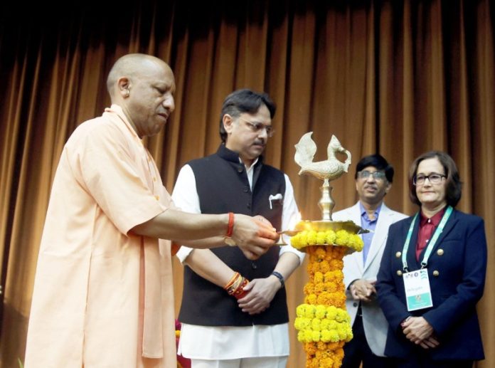 उप्र : सीएम योगी ने लखनऊ में TechSangam अंतरराष्ट्रीय सम्मेलन के द्वितीय दिवस का उद्घाटन किया उप्र : सीएम योगी ने लखनऊ में TechSangam अंतरराष्ट्रीय सम्मेलन के द्वितीय दिवस का उद्घाटन किया