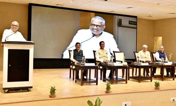 दिल्ली : केंद्रीय मंत्री भूपेंद्र यादव ने भारतीय वन सेवा के मिड-करियर ट्रेनिंग में शामिल अधिकारियों से बातचीत की