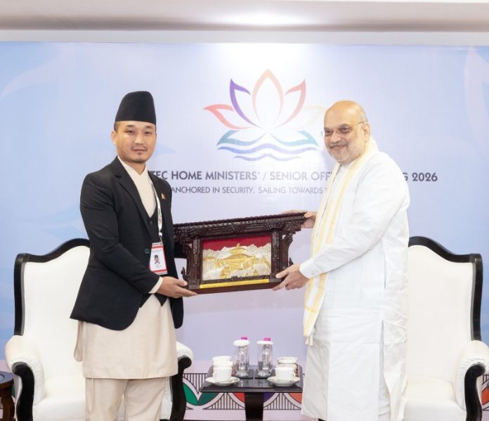 नई दिल्ली : केंद्रीय गृह मंत्री अमित शाह ने पहली BIMSTEC गृह मंत्रियों की बैठक के दौरान नेपाल के गृह मंत्री से मुलाकात की