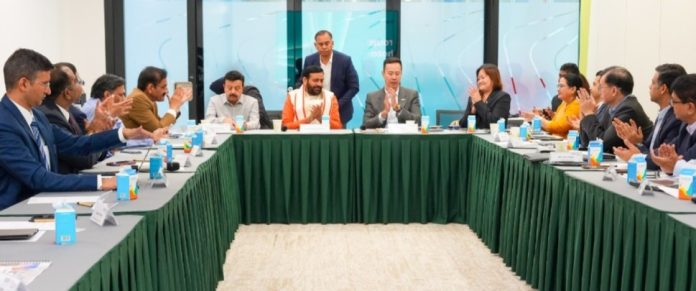हरियाणा के सीएम सैनी ने सिंगापुर दौरे के तीसरे दिन सिंगापुर की अनेक कंपनियों के प्रतिनिधियों के साथ राउंड टेबल कॉन्फ्रेंस में चर्चा की