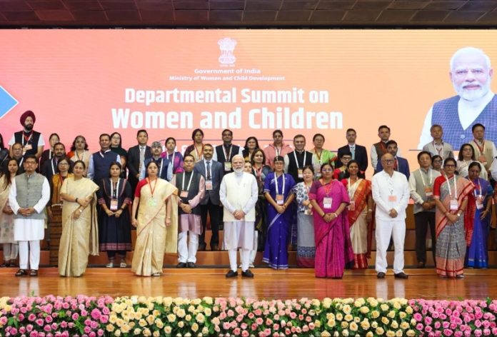 दिल्ली की मुख्यमंत्री रेखा गुप्ता ने प्रधानमंत्री नरेंद्र मोदी की अध्यक्षता में महिलाओं की सुरक्षा पर आयोजित एक बैठक में भाग लिया