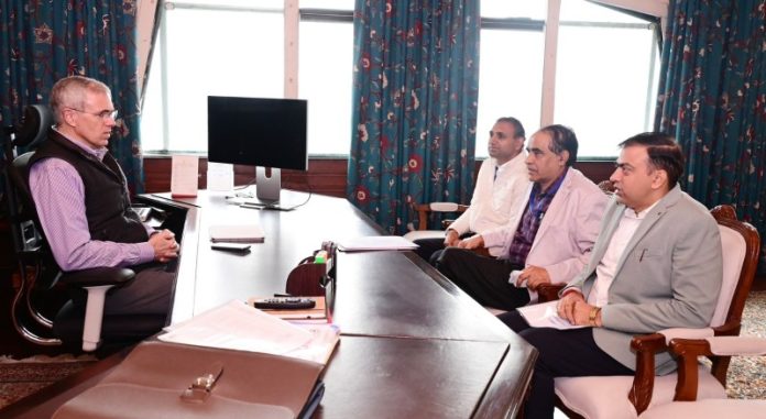 जम्मू-कश्मीर : मुख्यमंत्री से आईआरसीओएन इंटरनेशनल लिमिटेड के प्रतिनिधिमंडल ने श्रीनगर के सिविल सचिवालय में मुलाकात की जम्मू-कश्मीर : मुख्यमंत्री से आईआरसीओएन इंटरनेशनल लिमिटेड के प्रतिनिधिमंडल ने श्रीनगर के सिविल सचिवालय में मुलाकात की