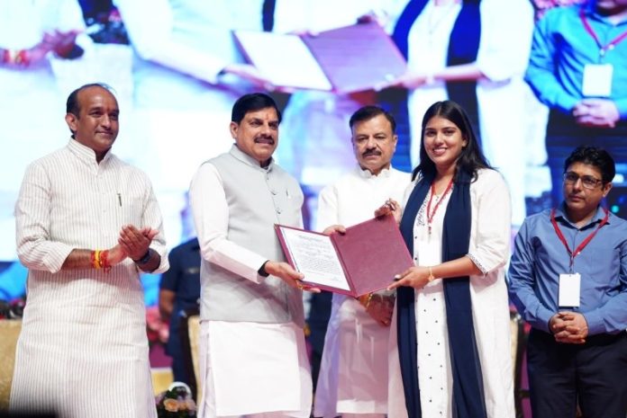 भोपाल : सीएम यादव ने स्कूल शिक्षा विभाग द्वारा आयोजित कार्यक्रम में अनुकंपा नियुक्ति के पात्र अभ्यर्थियों को नियुक्ति आदेश प्रदान किए भोपाल : सीएम यादव ने स्कूल शिक्षा विभाग द्वारा आयोजित कार्यक्रम में अनुकंपा नियुक्ति के पात्र अभ्यर्थियों को नियुक्ति आदेश प्रदान किए
