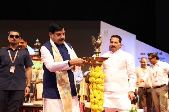 भोपाल : सीएम यादव किसान कल्याण तथा कृषि विकास विभाग के पदोन्नत शासकीय सेवकों द्वारा आयोजित अभिनंदन कार्यक्रम में हुए शामिल