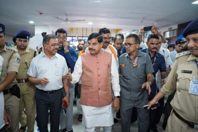मप्र : सीएम डॉ. मोहन यादव ने हरदा स्थित शासकीय जिला चिकित्सालय का निरीक्षण किया