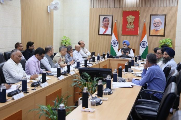 दिल्ली : उपराज्यपाल संधू ने दिल्ली सरकार के गृह मंत्री आशीष सूद के साथ दिल्ली अग्निशमन सेवा की परिचालन तैयारियों की समीक्षा की