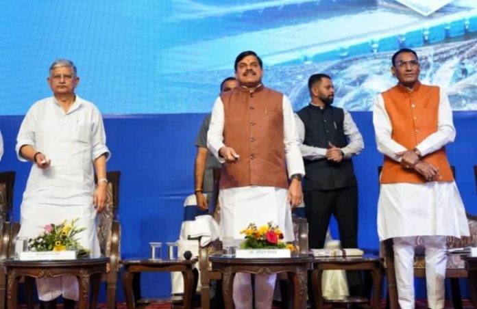 भोपाल : सीएम यादव ने कुशाभाऊ ठाकरे अंतर्राष्ट्रीय कन्वेंशन सेंटर में राष्ट्रीय फिशरीज इन्वेस्टर्स एंड एक्सपोर्टर्स कॉन्क्लेव-2026 का शुभारंभ किया भोपाल : सीएम यादव ने कुशाभाऊ ठाकरे अंतर्राष्ट्रीय कन्वेंशन सेंटर में राष्ट्रीय फिशरीज इन्वेस्टर्स एंड एक्सपोर्टर्स कॉन्क्लेव-2026 का शुभारंभ किया