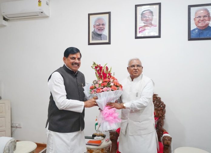 भोपाल : सीएम डॉ. मोहन यादव ने लोक भवन में राज्यपाल मंगुभाई पटेल से मुलाकात की