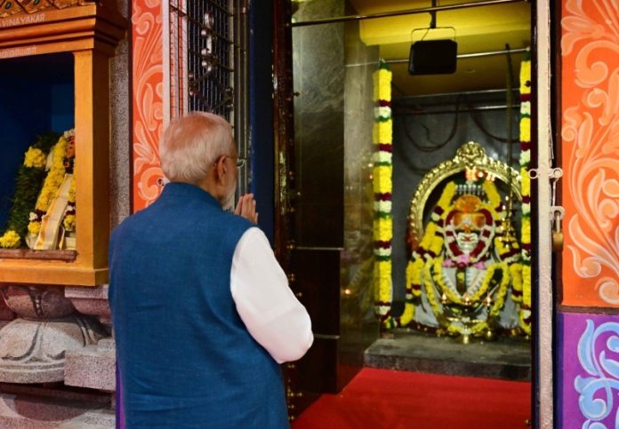 पीएम मोदी ने चेन्नई के पवित्र जलकंडेश्वर मंदिर में प्रार्थना की